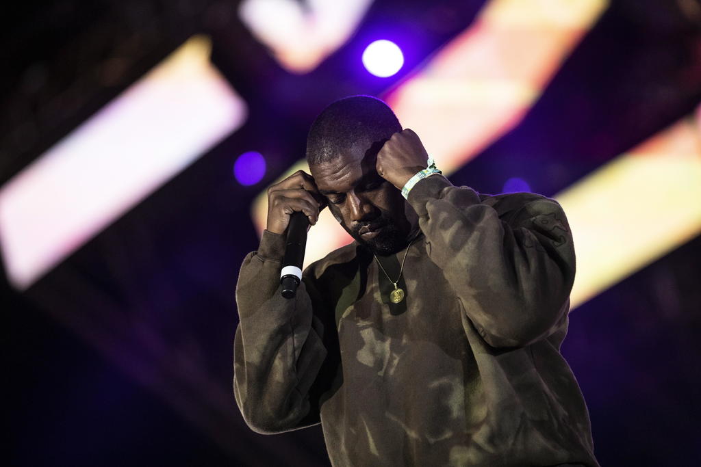 Según Mhoni Vidente, la vida del rapero estadounidense, Kanye West, corre peligro. (ARCHIVO)
