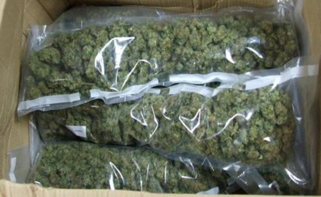En el lugar detuvieron a cuatro personas, aseguraron 17 paquetes con 451 kilos 840 gramos de marihuana, 19 recipientes con 11 kilos 200 gramos de metanfetamina, un envoltorio con seis gramos de marihuana y un equipo GPS. (ARCHIVO)