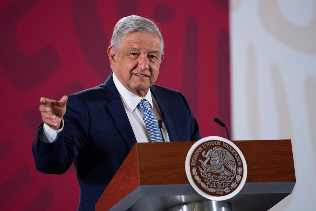 El mandatario Andrés Manuel López Obrador desayuna esta mañana con los coordinadores parlamentarios de la Cámara de Diputados, así como con la presidenta, Laura Rojas (PAN), en el Palacio Nacional. (EFE)