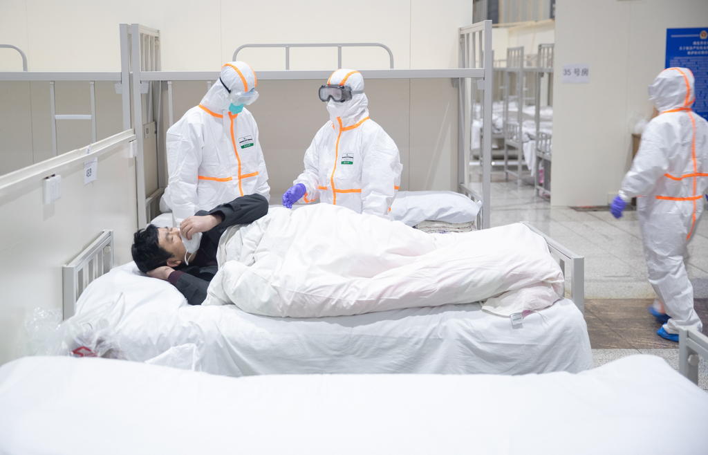 El Hospital Central de Wuhan ha negado hoy que Li Wenliang, uno de los ocho médicos que intentaron alertar al público sobre el coronavirus, haya muerto. (ARCHIVO)