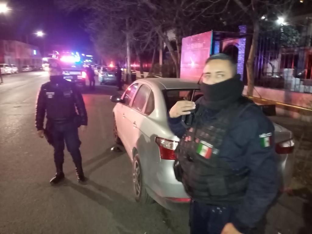 Fue al rededor de las 10 de la noche que se llevó a cabo el cateo en el edificio, ubicado en la Calzada Emilio Carranza en el Centro de la ciudad.
(EL SIGLO COAHUILA)