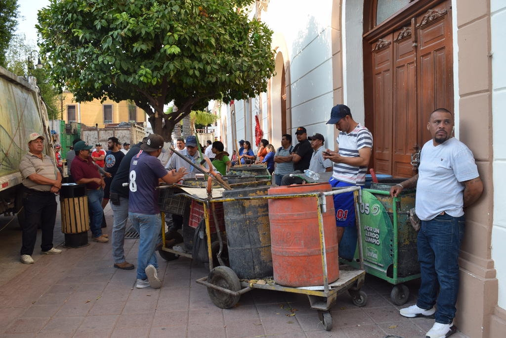 El pasado miércoles fueron noticiados más de 60 empleados de confianza que fueron dados de baja en el municipio de Lerdo. (ARCHIVO)