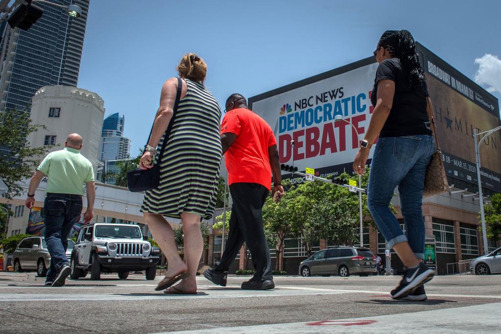 Los siete principales candidatos a la nominación presidencial del Partido Demócrata se preparaban para el que podría ser el debate más duro de la temporada de primarias de 2020. (ARCHIVO) 