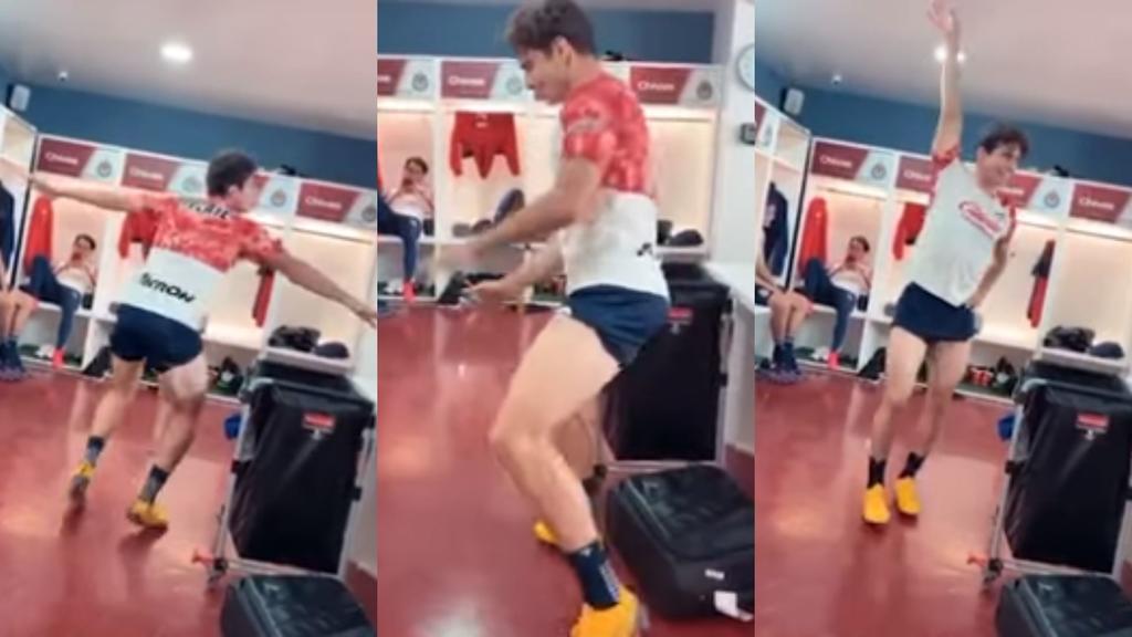 En un video que se compartió en redes sociales de algunos futbolistas del Rebaño, se puede observar a Briseño bailando de manera exótica. (ESPECIAL)