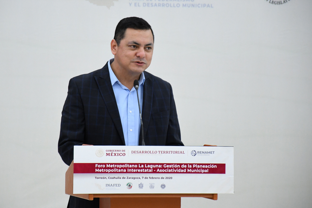 El Gobierno federal propone la creación de un Instituto Metropolitano de Planeación en la Laguna, aunque respetarán labor del Implan Torreón, señaló Daniel Fajardo de la Sedatu. (FERNANDO COMPEÁN)