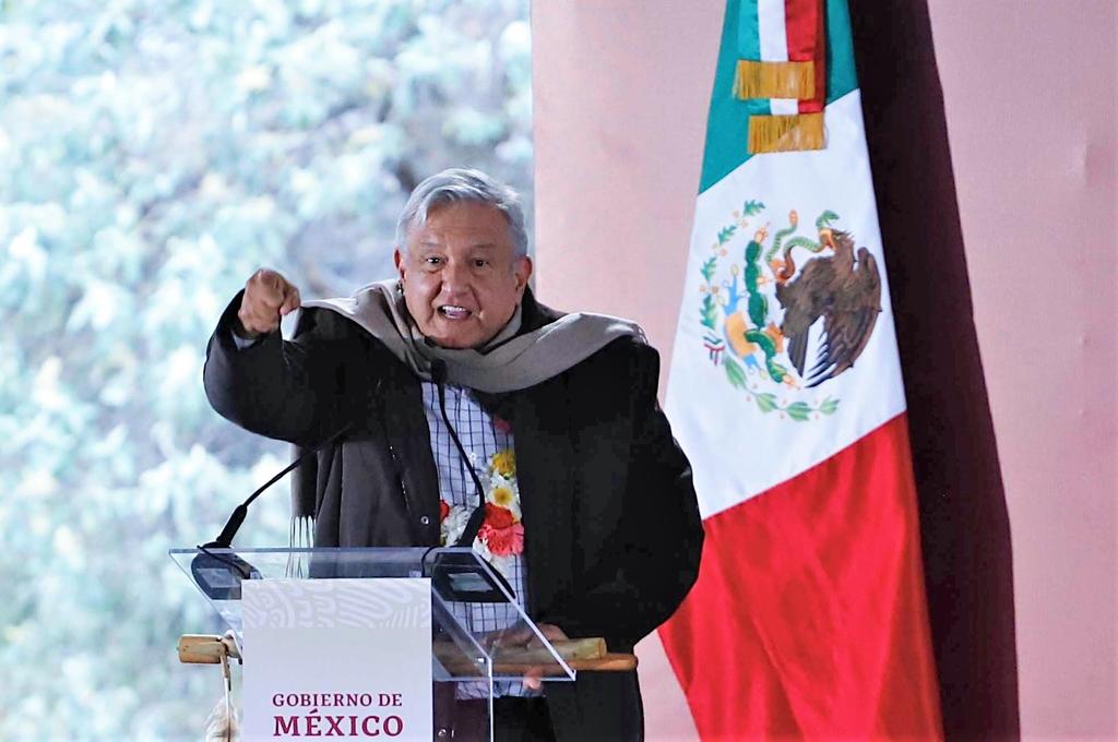 Durante su diálogo con el pueblo náhuatl de Milpa Alta, López Obrador también arremetió contra los médicos 'corruptos' que se robaban el dinero para las medicinas. (EL UNIVERSAL)
