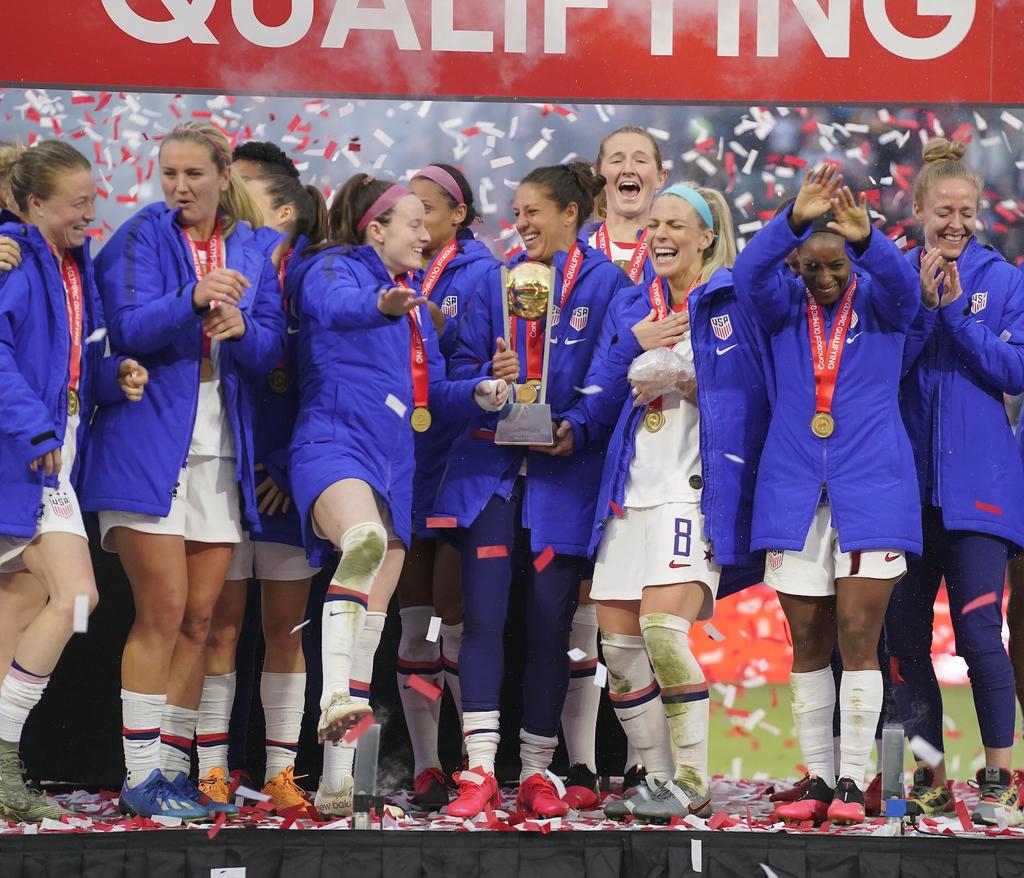El equipo femenil de Estados Unidos venció a las canadienses en la final del torneo. (CORTESÍA)