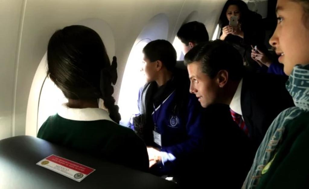 Peña Nieto estableció que en caso de ser necesario, el nuevo avión presidencial estará a disposición para apoyar a la población en caso de emergencia. (EL UNIVERSAL)