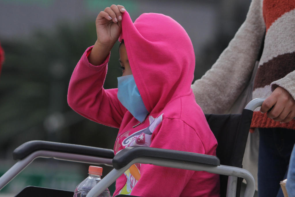  Un juez de distrito en materia administrativa, en la Ciudad de México, concedió una suspensión a cinco padres de niños con cáncer, para que la Secretaría de Salud surta, de manera inmediata, los medicamentos para el tratamiento de los menores. (ARCHIVO)