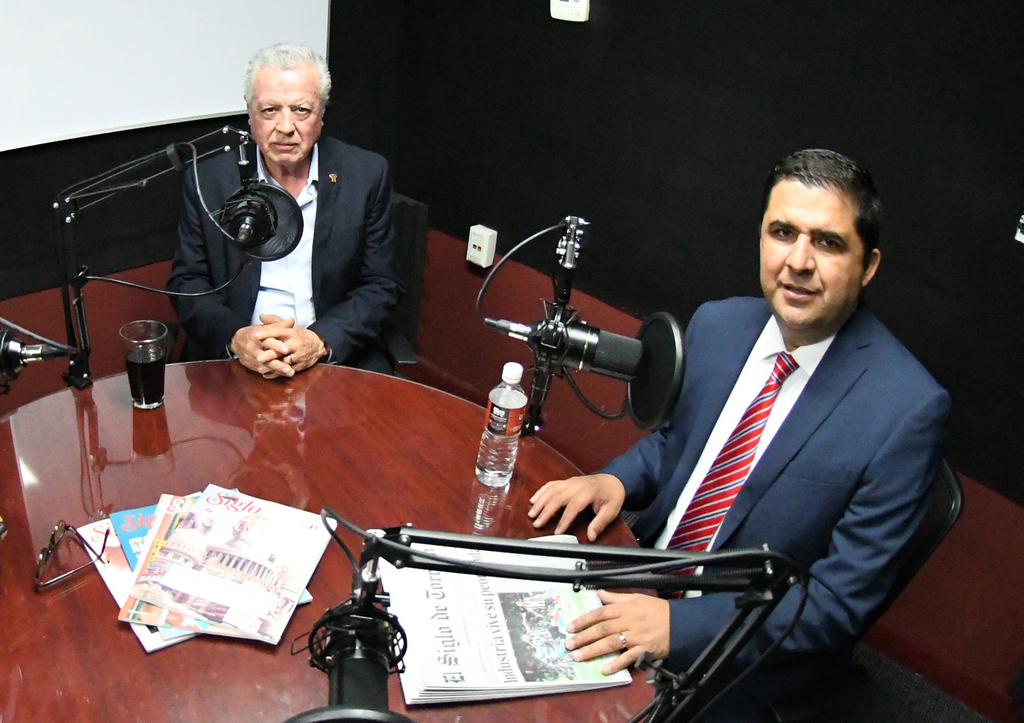 La entrevista completa con los alcaldes de Torreón y Ciudad Lerdo puede escucharse en plataformas como Spotify y Apple Podcast. (FERNANDO COMPEÁN)