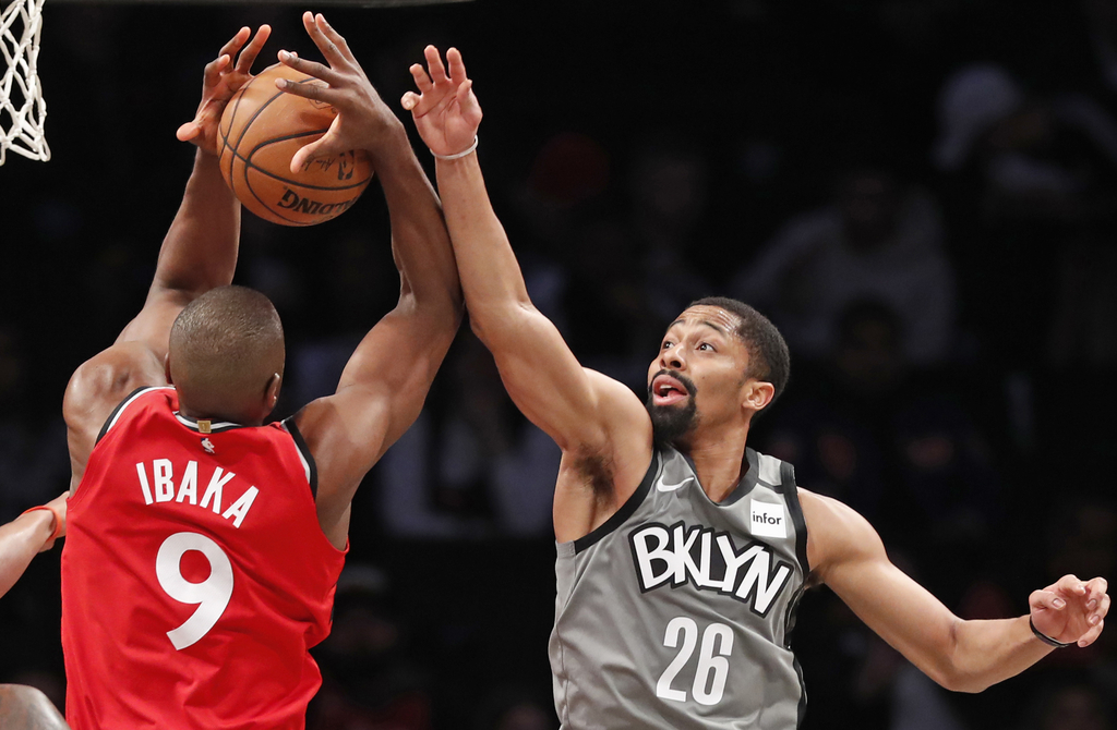 Los Nets de Brooklyn se impusieron 101-91 a los Raptors de Toronto, que tenían 15 victorias consecutivas. (AP)