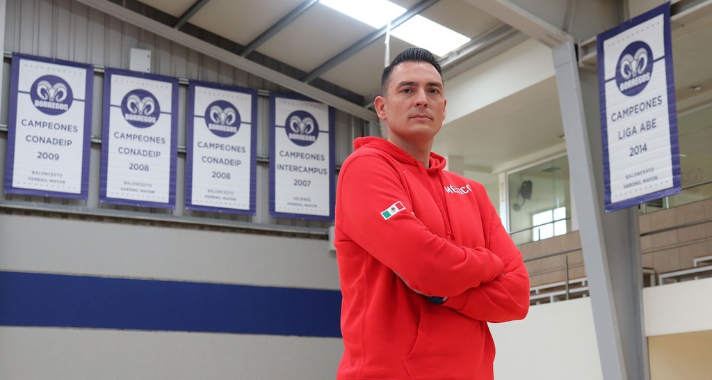 El español Sergio Molina, nuevo coach, de los '12 Guerreros'. (ESPECIAL)