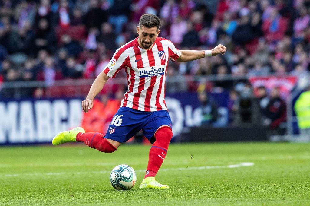 Héctor Herrera entrenó al margen del plantel del Atlético de Madrid, por lo que su participación en el juego de mañana está en duda. (ARCHIVO)
