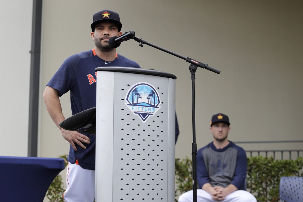 Ambos beisbolistas de Astros hablaron frente a la prensa que estuvo presente en el campamento de entrenamientos de primavera del equipo. (AP)