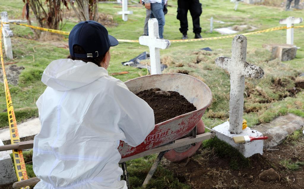 Colombia identificó el primero de los cuerpos que hallaron en varias fosas en el municipio colombiano de Dabeiba (noroeste) donde se cree están enterradas al menos medio centenar de víctimas de ejecuciones extrajudiciales. (ARCHIVO) 