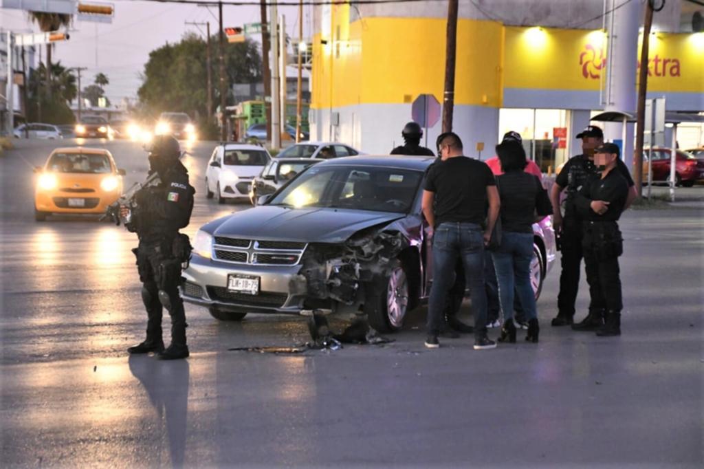Fue alrededor de las 18:30 horas en la intersección de la calle Leona Vicario con el bulevar Independencia de Torreón, se registró el percance. (EL SIGLO DE TORREÓN)
