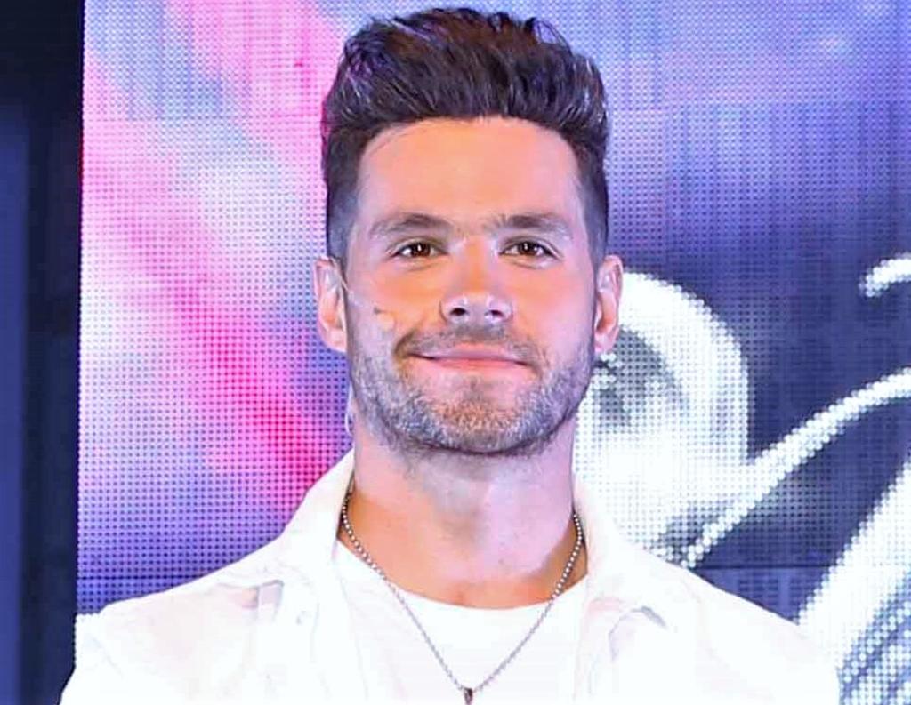 En conferencia de prensa Eleazar, quien ahora se presenta como “Eley”, manifestó que la parte de su nuevo tema que menciona: “Yo no soy Pablo y tú no eres mi Ariana”, fue una mera coincidencia de rimas. (EL UNIVERSAL)