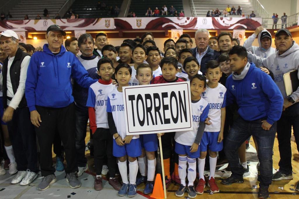 Cada uno de los municipios, incluyendo Torreón, tiene a un equipo en cada categoría y disciplina deportiva, buscando el primer lugar.