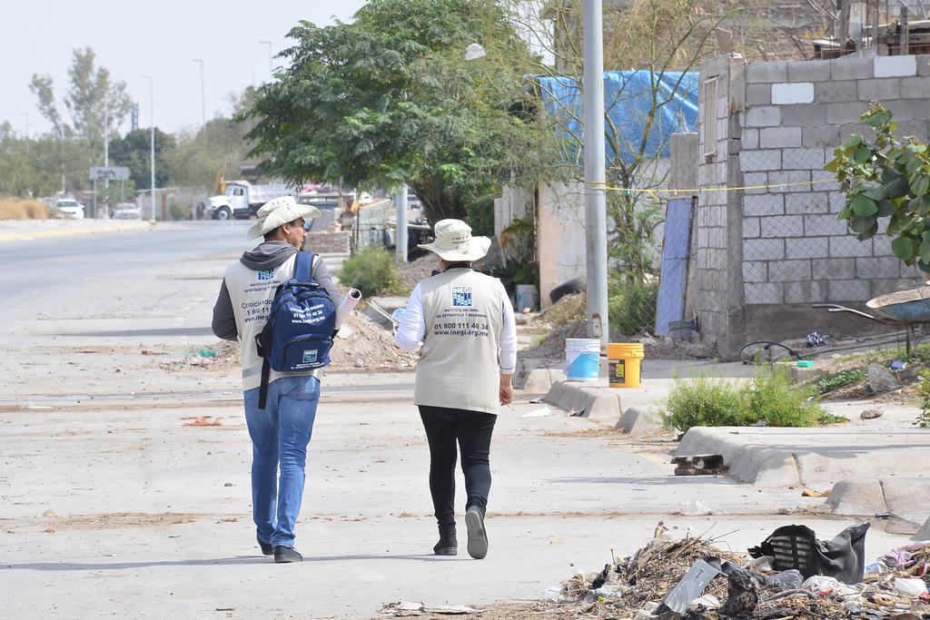 A solo dos semanas de iniciar Censo General de Población y Vivienda 2020, personal del Instituto Nacional de Estadística y Geografía (INEGI) se prepara para recorrer los dos millones de kilómetros cuadrados del territorio nacional, a fin de visitar cada una de las viviendas y contar a todas las personas que residen en el país. (ARCHIVO)