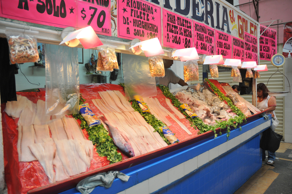 Se intensificó la verificación de pescaderías tanto de mercados, centros comerciales, así como de restaurantes en La Laguna. (EL SIGLO DE TORREÓN)