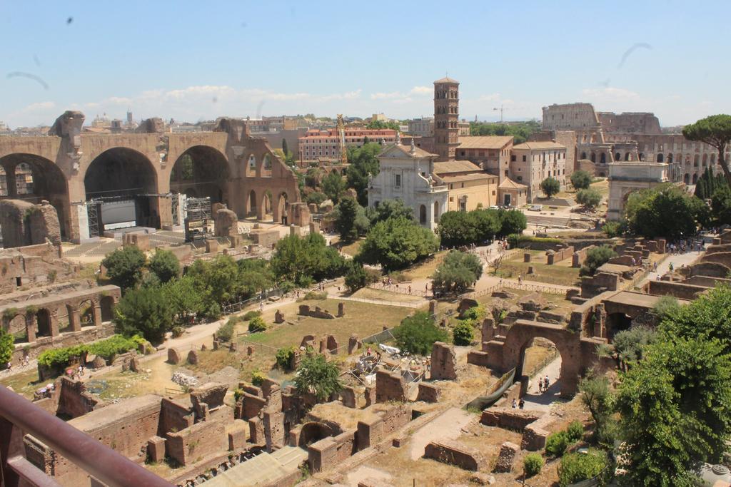 Los arqueólogos que excavan en el Foro Romano han descubierto un santuario subterráneo dedicado a Rómulo, el fundador de la antigua ciudad. (ARCHIVO) 