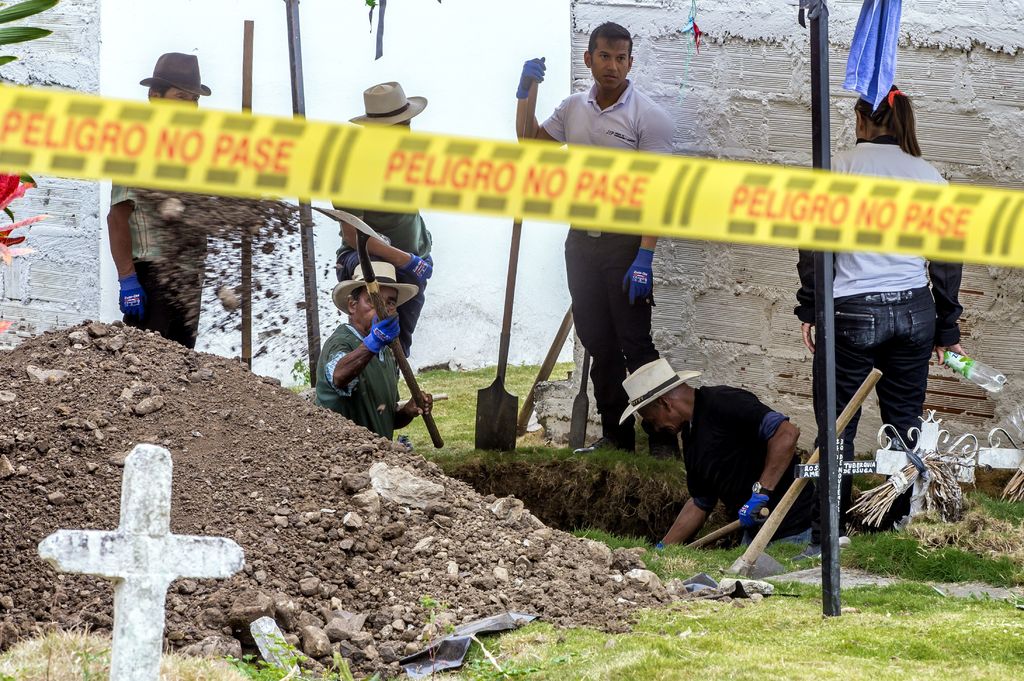 La JEP detalló que estas siete exhumaciones se suman a las tres hechas el lunes. (ARCHIVO) 