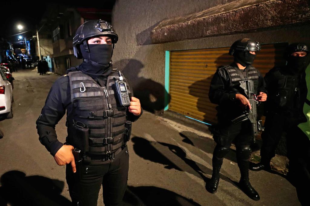 Elementos de la Secretaría de Seguridad Ciudadana (SSC) y de la Policía de Investigación (PDI) realizaron un cateo en un domicilio en Xochimilco, en el que presuntamente habitaba la mujer que se llevó a la pequeña Fátima el 11 de febrero de la primaria Enrique Rébsamen. (EL UNIVERSAL)