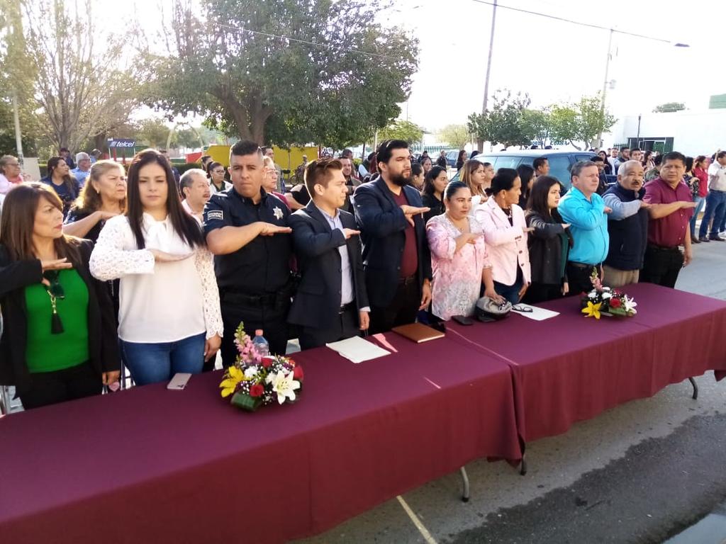 Autoridades municipales conmemoraron el 107 aniversario del Ejército Mexicano en la explanada de la Presidencia de Matamoros. El alcalde Horacio Piña no estuvo presente en este acto por motivos de agenda en la ciudad de México. (DIANA GONZÁLEZ)