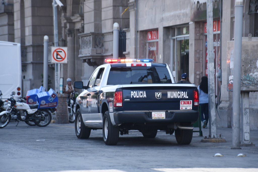 Las autoridades municipales de Torreón insisten en que el sistema de emergencias 911 opera con 'demora' en sus reportes. (FERNANDO COMPEÁN)