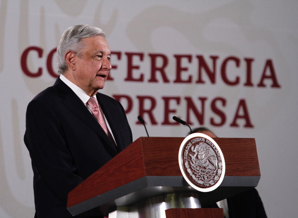 López Obrador criticó hoy que la Constitución establece que los presidentes solo pueden ser juzgados por el delito de traición a la patria, por lo que esto les da impunidad constitucional. (NOTIMEX)