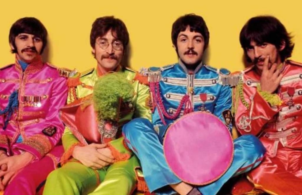 La banda británica The Beatles, a través de su compañía de mercadotecnia, recibirá 77 millones de dólares, esto luego de ganar una demanda contra varias empresas por reproducir artículos oficiales de los intérpretes de Yellow Submarine, y obtener ganancias considerables. (ESPECIAL)
