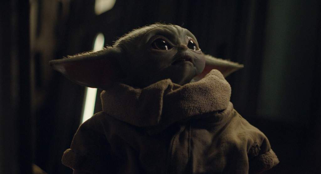 Baby Yoda, el personaje de la serie 'The Mandalorian' del universo Star Wars que se ha convertido en un fenómeno mundial, ya cuenta con juguetes y productos oficiales después de que los responsables de Lucasfilm decidieran no encargar 'merchandising' antes del estreno en noviembre de 2019 para sorprender a los fans. (ARCHIVO)