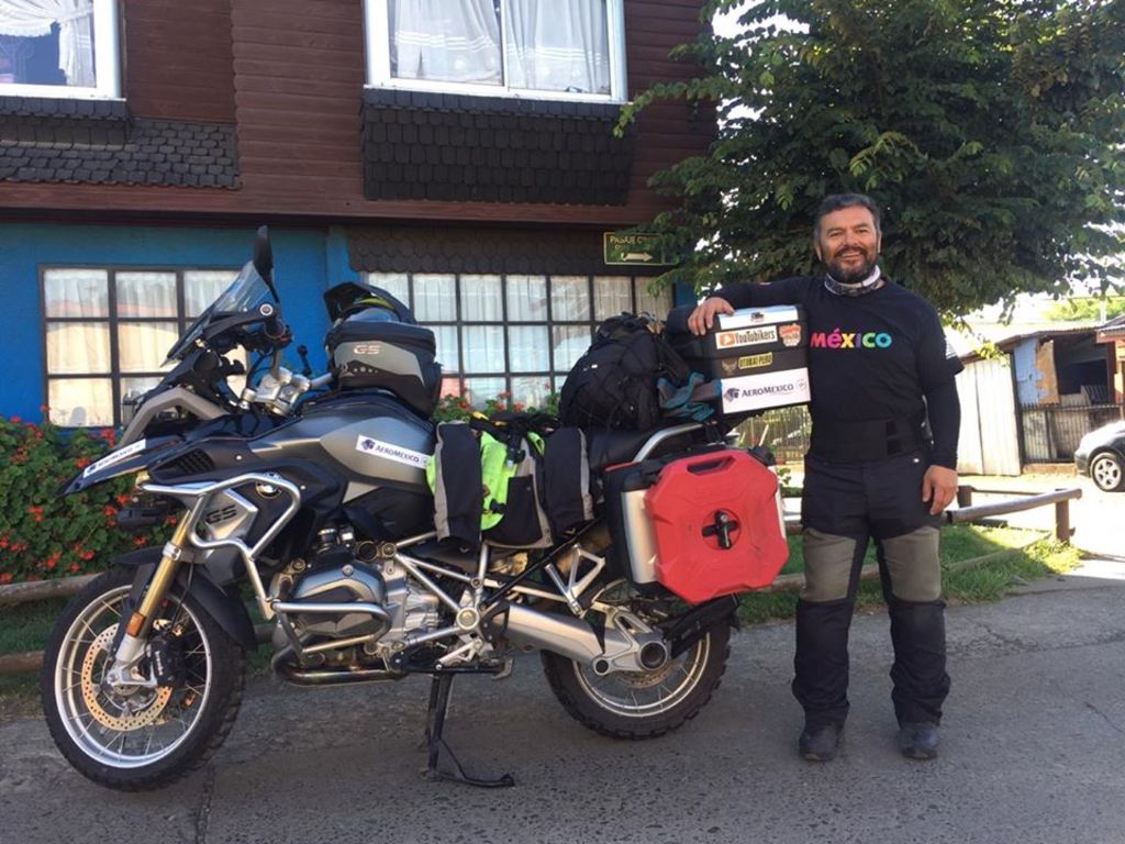 En su 'Xola', el motociclista lagunero Alejandro Marmolejo, ha cruzado toda Centroamérica y Sudamérica, encontrándose ya en la recta final. (ESPECIAL) 