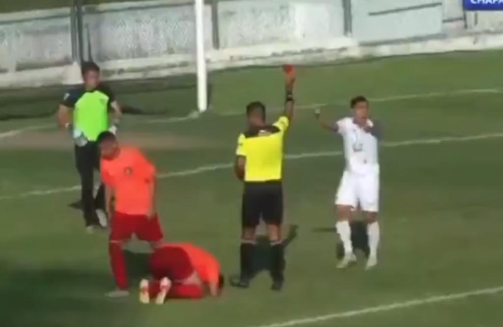 En redes sociales se ha compartido un video en el que un narrador maldice al árbitro del juego entre Chapala FC y los Rojos de Colima. (ESPECIAL)