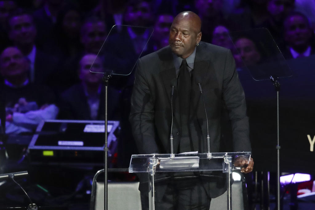 Michael Jordan estuvo presente en el homenaje a Kobe Bryant. (AP)
