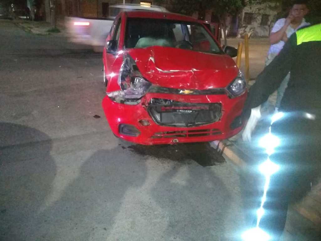 El accidente ocurrió en el cruce de la avenida Aldama y la calle Escobedo de la zona Centro de Gómez Palacio. (EL SIGLO DE TORREÓN)