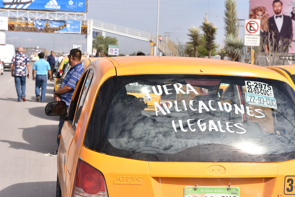 Taxistas de Torreón se manifestarán para exigir el retiro de las empresas de este tipo en la ciudad. (EL SIGLO DE TORREÓN)