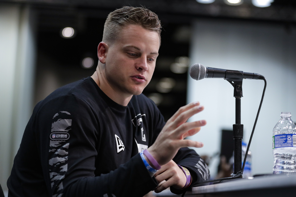 Joe Burrow, ganador del Trofeo Heismann, podría ser elegido por los Bengalíes de Cincinnati, el peor equipo de la campaña pasada. (AP)