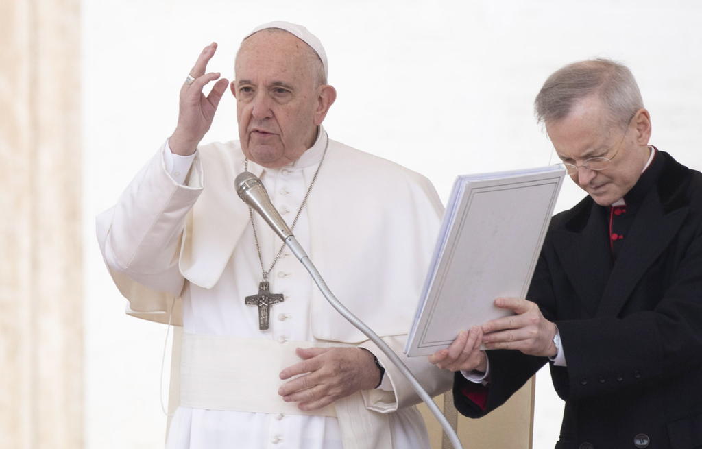 El pontífice lamentó que 'hay tanto polvo que ensucia el amor y desfigura la vida' incluso dentro de la Iglesia católica. (EFE)