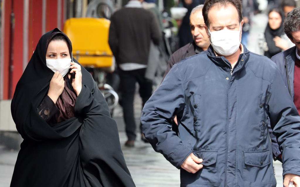 El brote de coronavirus se expande en Irán, donde este jueves el Ministerio de Salud reportó la mayor subida hasta la fecha: 106 nuevos contagios, de los que siete han fallecido. (EFE)