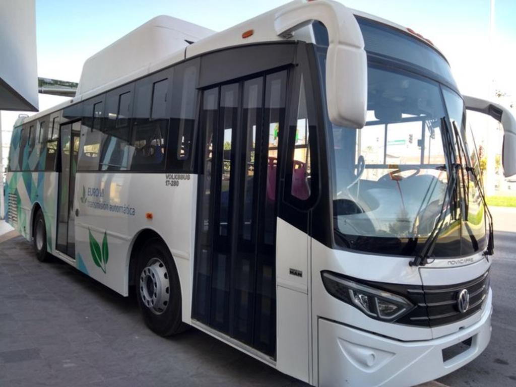 La empresa Volkswagen México presentó este viernes dos propuestas de unidades para ser utilizadas en el sistema Metrobús Laguna, se trata de vehículos que se podrían utilizar en la llamada ruta troncal, a lo largo de la carretera Torreón-Matamoros. (EL SIGLO DE TORREÓN)