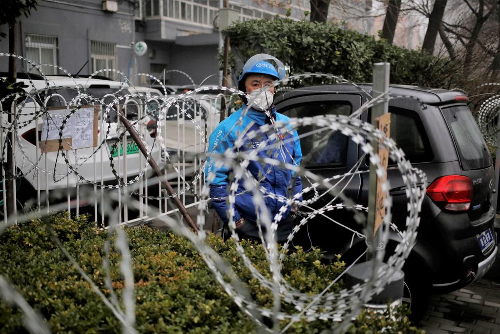 La OMS indicó también que el COVID-19 ha causado hasta el momento 2.838 muertes en China y 86 fuera de este país, es decir 47 y 19 más que en la víspera. (EFE)
