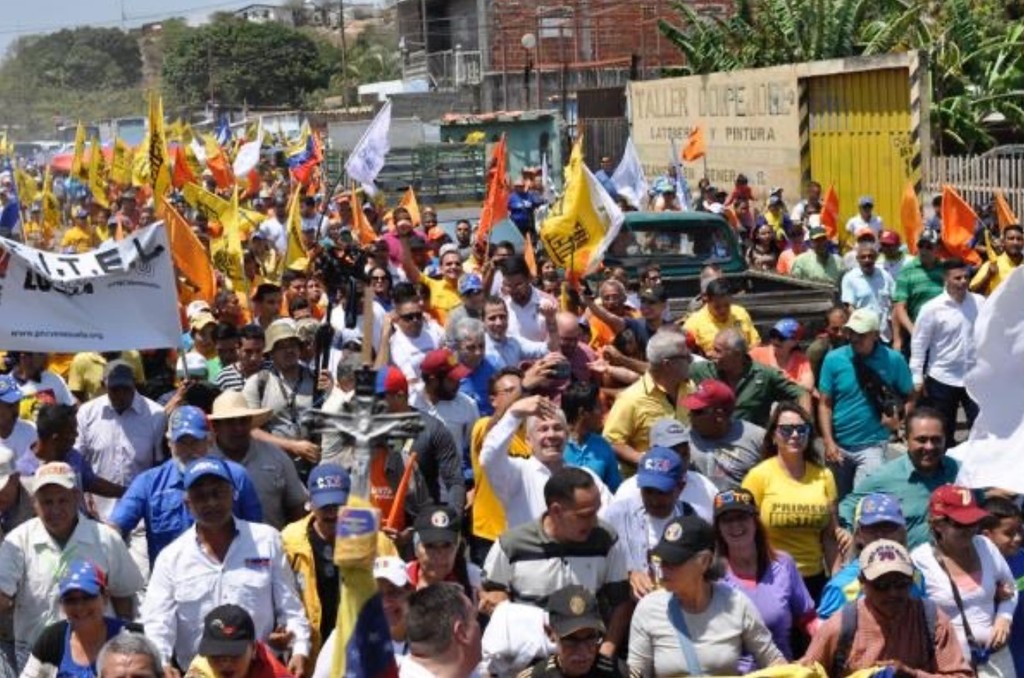 Los manifestantes encabezados por Guaidó vivieron una 'emboscada' tendida por unas 200 personas. (ARCHIVO) 