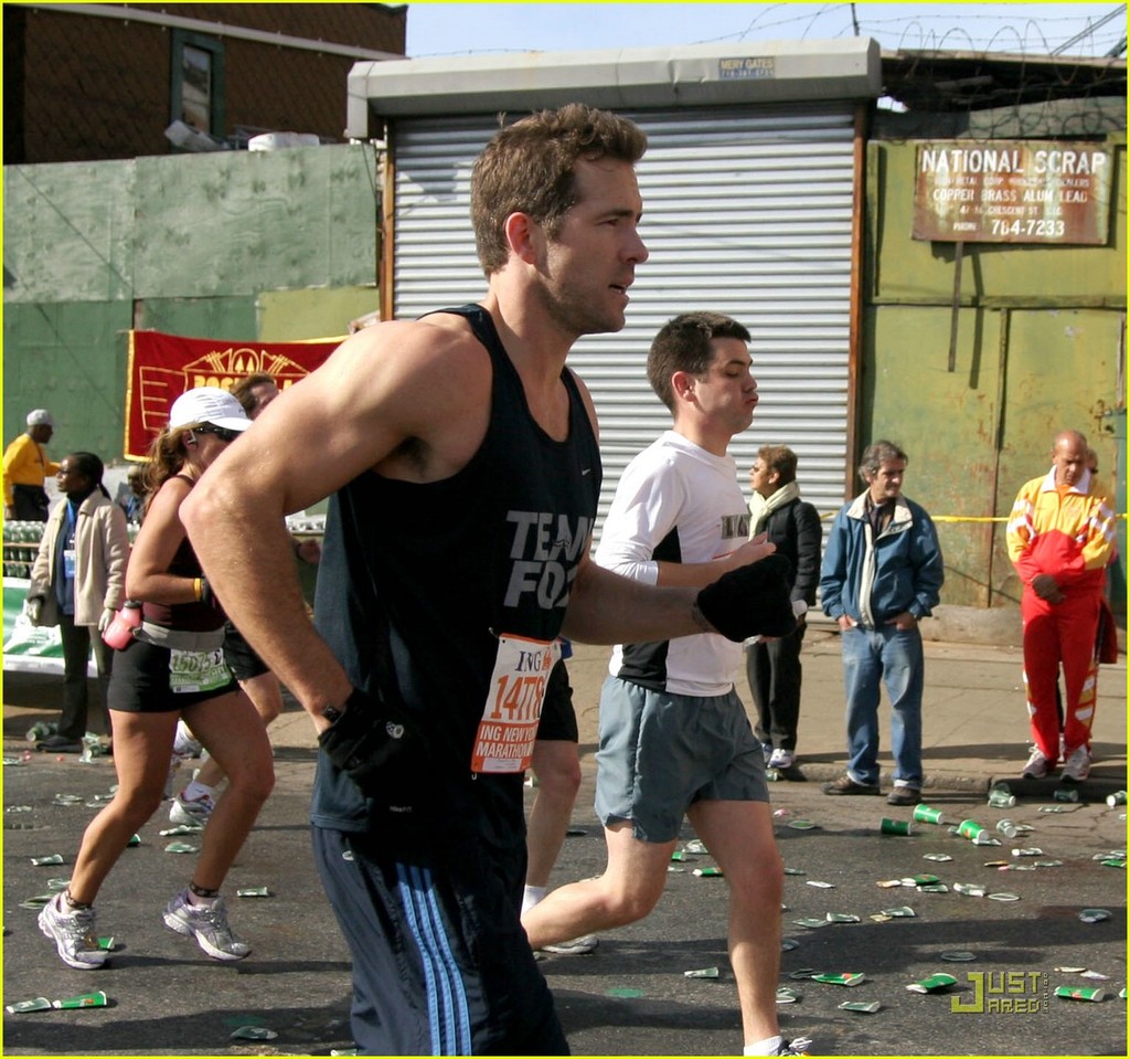 Ryan Reynolds corrió en 2008 el Maratón de Nueva York. (TWITTER)