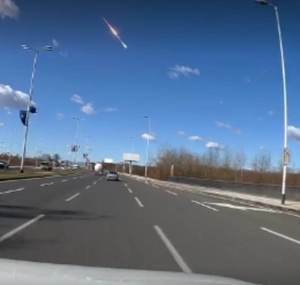 Graban caída de un meteorito durante el día en Croacia