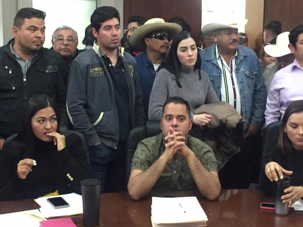 El regidor panista cuestionó que no haya cambios en el capítulo del Arrendamiento de Bienes que son propiedad del Municipio. (EL SIGLO DE TORREÓN/ANGÉLICA SANDOVAL)