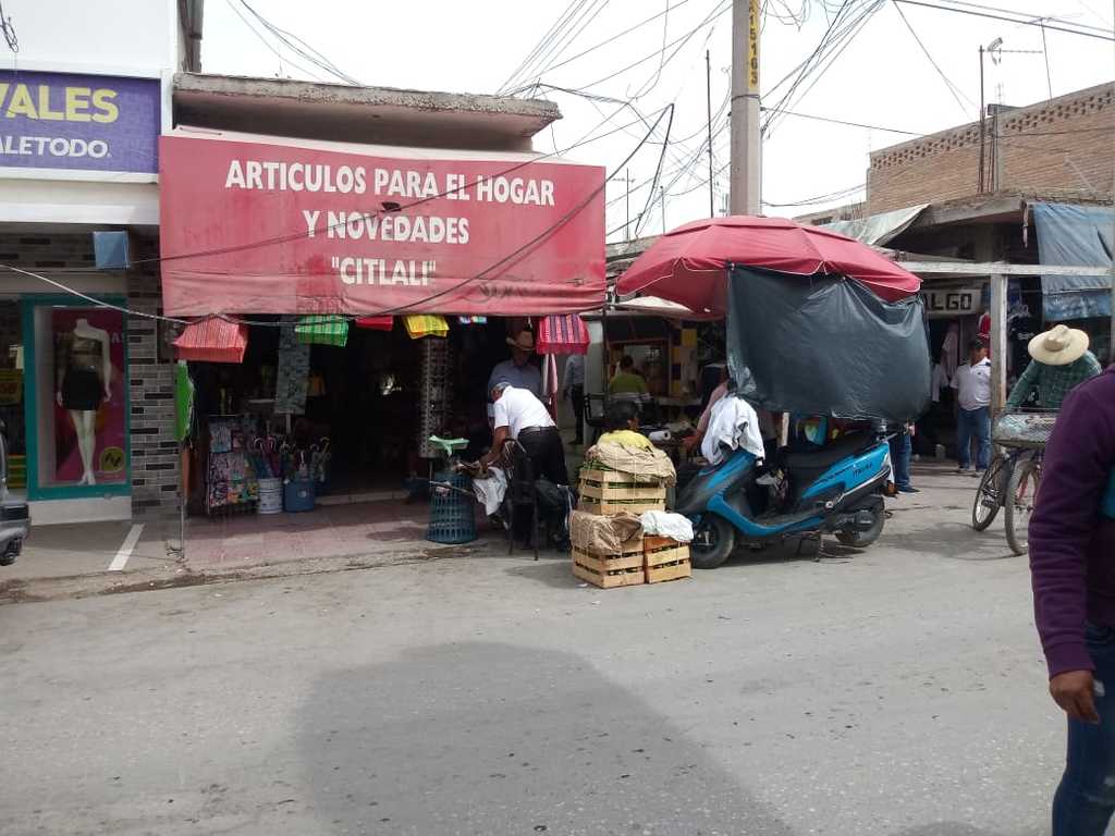 Locatarios del Mercado Hidalgo advierten que reclamarán al alcalde el aumento de los impuestos. (EL SIGLO DE TORREÓN) 