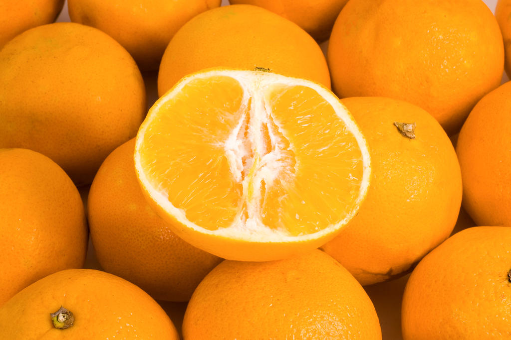 Científicos en Canadá descubrieron una sustancia en las naranjas que podría reducir de manera drástica la obesidad y revertir sus efectos secundarios en el organismo. (ARCHIVO) 