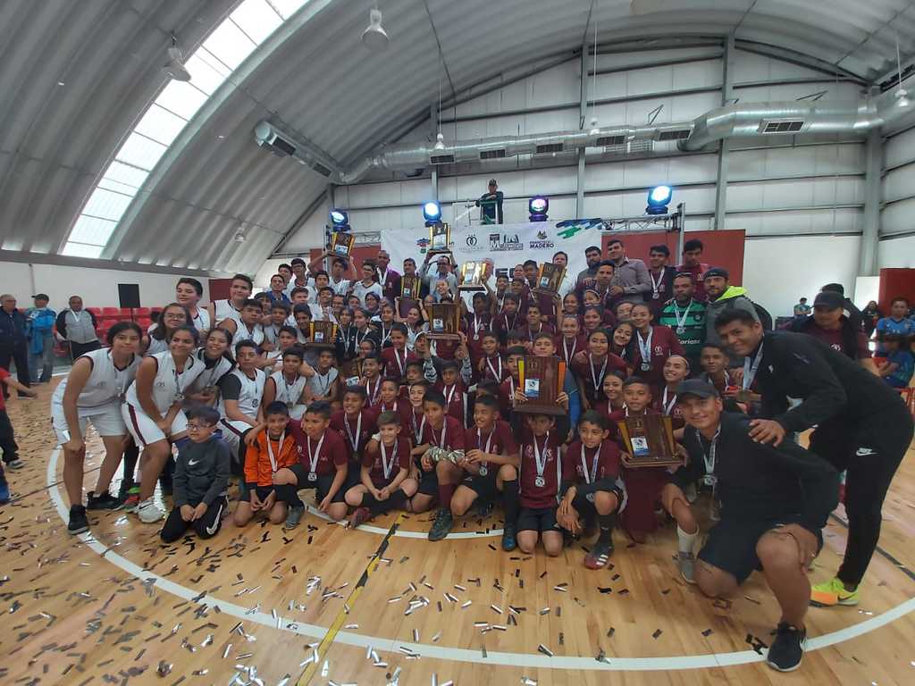 La delegación de Gómez Palacio dominó el evento y se llevó la mayoría de los trofeos para coronarse 'Campeón de campeones'.