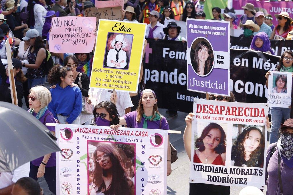 El contingente estuvo encabezado por madres de mujeres desaparecidas y que reclaman justicia. (NOTIMEX)